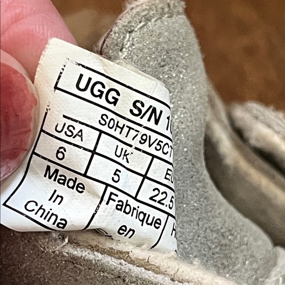 UGG Silver Baby Walker Shoes with White Fur - Picture 5 of 5